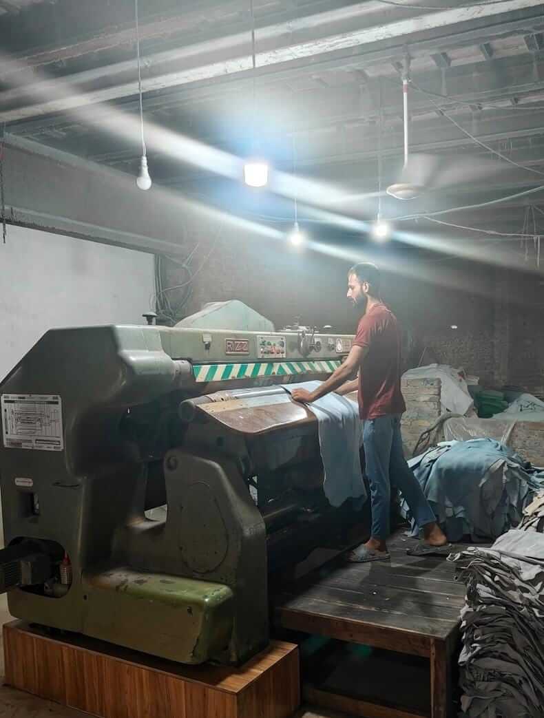 Leather shaving machinery achieving precise gauge
